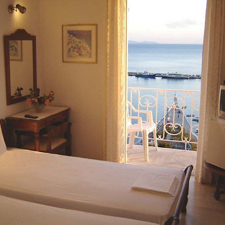 Hera 2 Hotel Питагорио Стая снимка